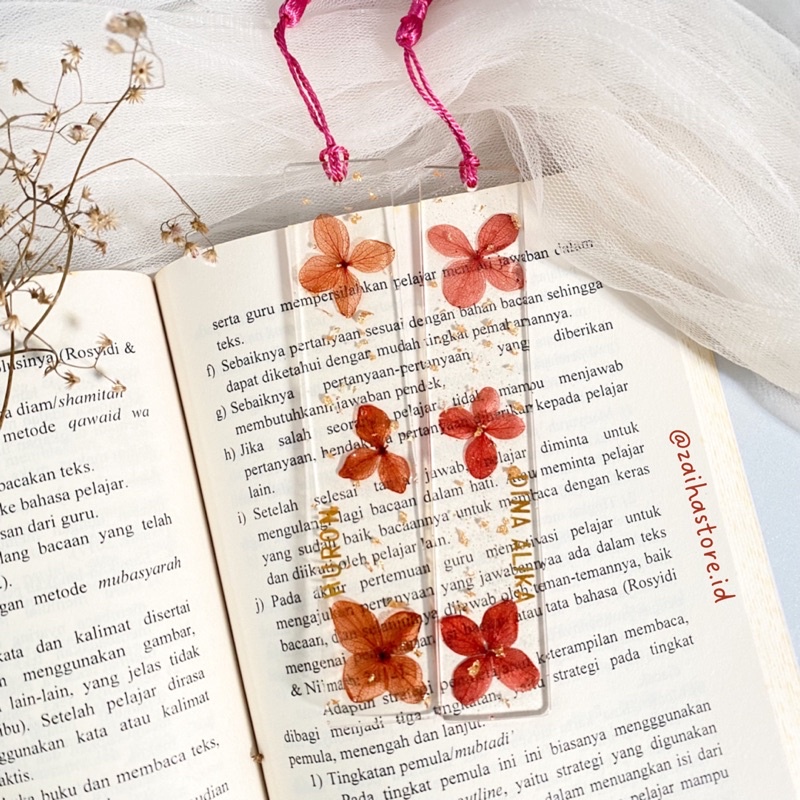 

[Zaihart] Flower Resin Bookmark Aesthetic Bunga Asli Pressed