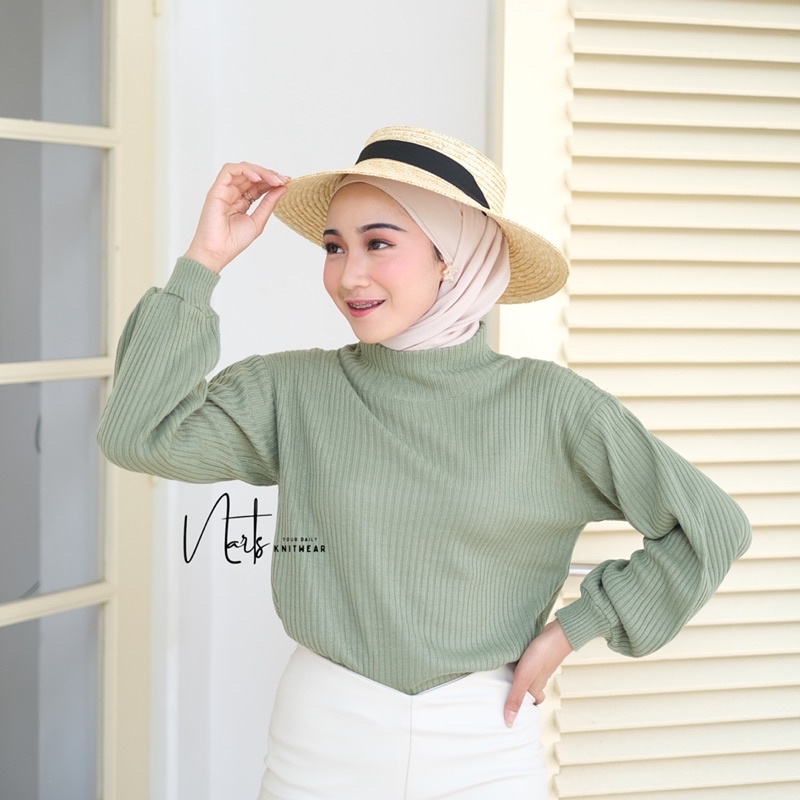 Bayoneta Sweater Balon Knit Turtleneck / Atasan Rajut Wanita