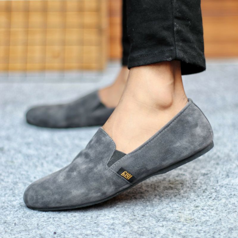 CHORD GREY Sepatu Slip On Pria Kulit Suede Spatu Casual Santai Slop Mian Keren Selop Kasual Kerja Kondangan Pesta