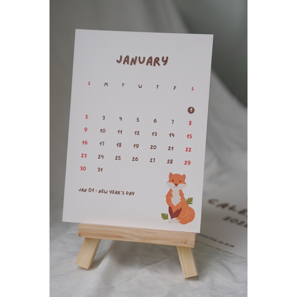 

Calendar Kalendar 2022 Aesthetic with Stand Wood Animal Theme Potrait