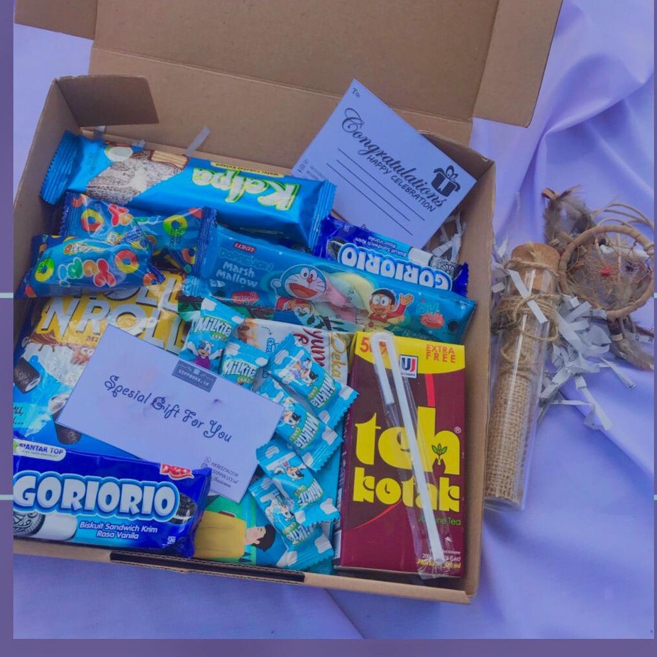 

HAMPERS SNACK/GIFT BOX SNACK/ KADO SNACK/HADIAH SNACK (BOX BESAR)