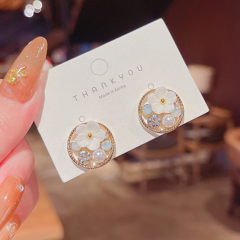 Shuling French Elegant Retro Earrings Super Cute Pearl Rhinestone Earrings Small White Flower Stud Earrings