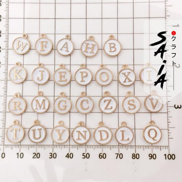 Ready Stok 9CE8U Charm huruf epoxy A to Z koin enamel warna putih bandul kalung gelang satuan 44