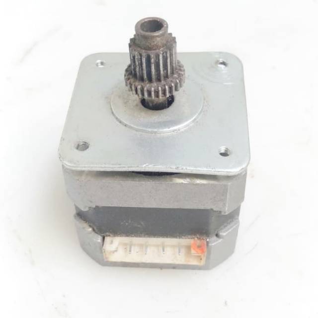 Steper nema 17 bopolar japan servo  KH42HM2B046 6V 0.9A