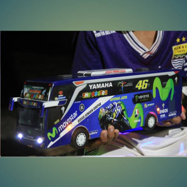 Miniatur Bus Bis Valentinno Rossi Movistar Yamaha