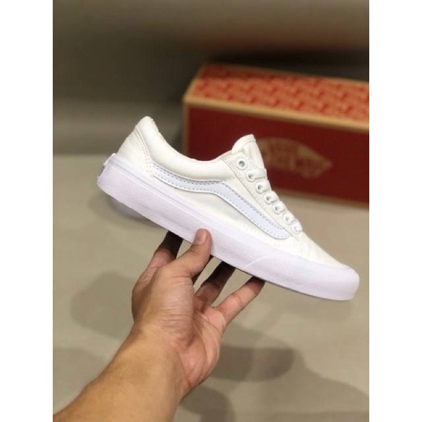 Sepatu Vans old skool all white fashion sneakers mans womens sepatu running