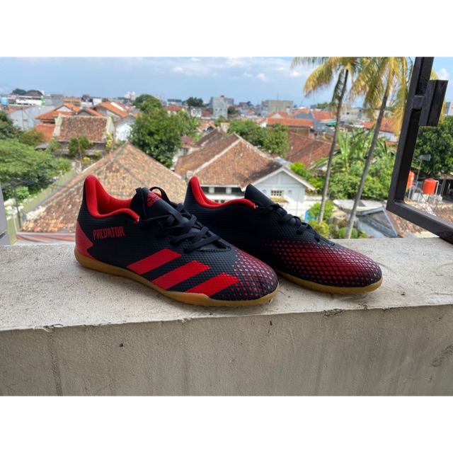 Sepatu Futsal Adidas Predator 20.4 Black / Red