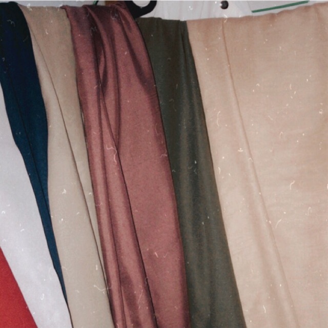 Preloved hijab pashmina square umama bella satin diamond katun halus saudia rawis seragam sma smp