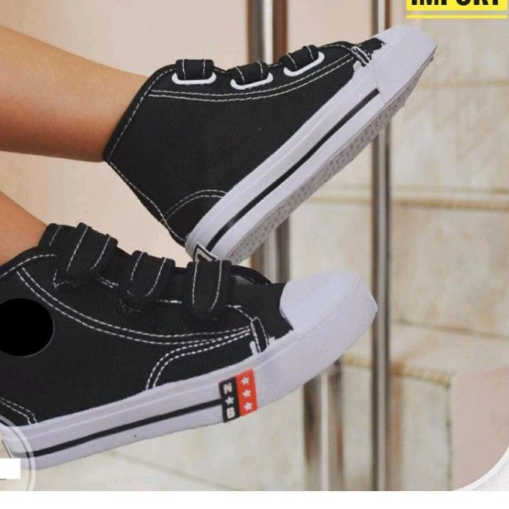 ○ sepatu sekolah sepatu nb sepatu NB perekat sepatu NB sepatu NB perekat boot sepatu NB ◙