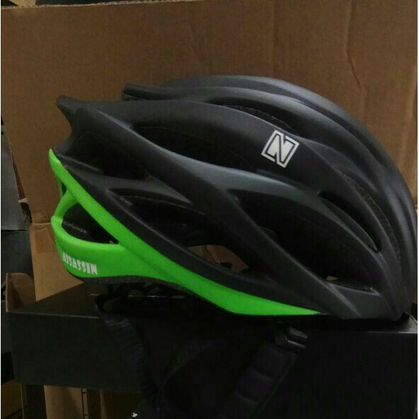 Helm sepeda nautilus assassin