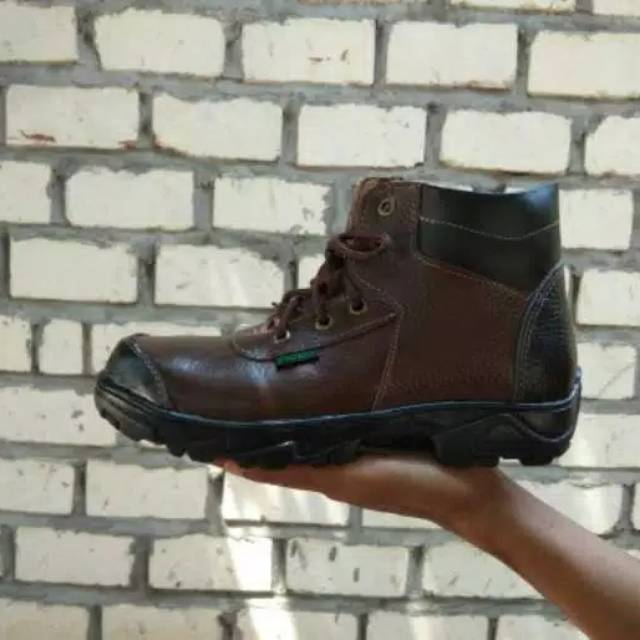 Sepatu Safety Kulit Sapi ASLI Yang Tahan Api Anti Air Sepatu Safety Kulit Sapi ASLI Yang Tahan Api Anti Air