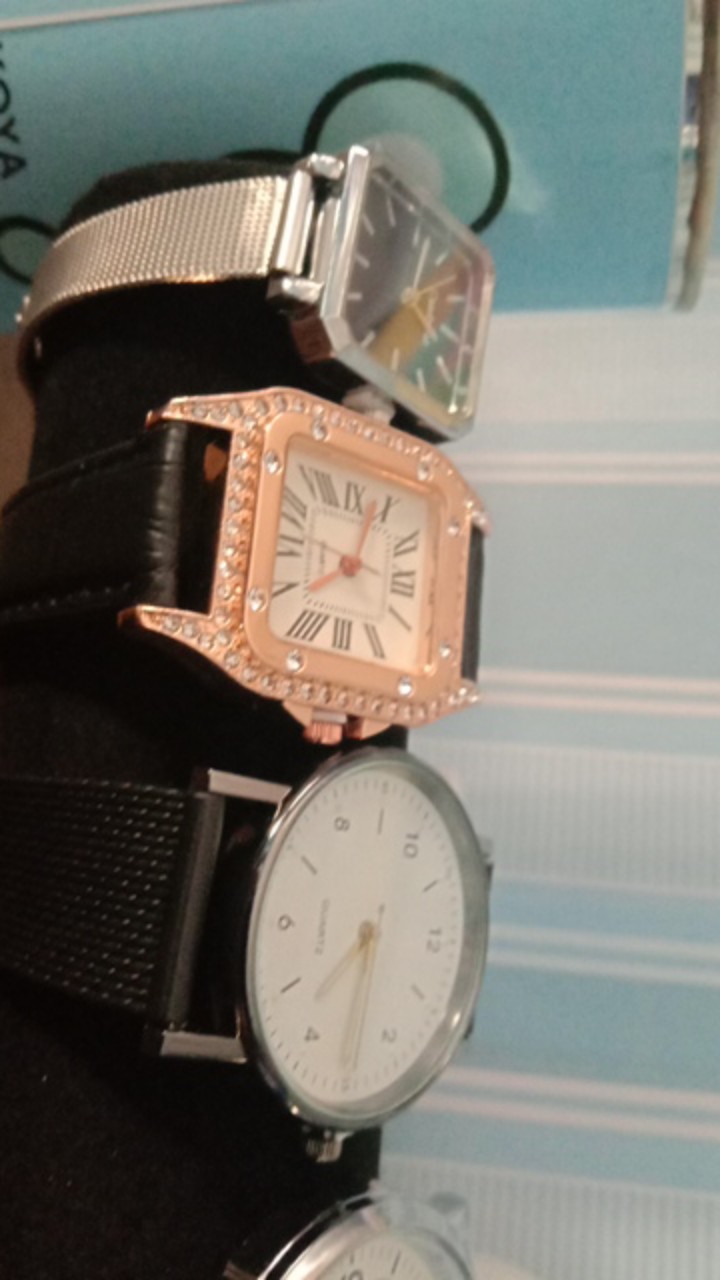 Grosir Display Rak Pajangan Perhiasan Emas Gelang Manekin Gelang