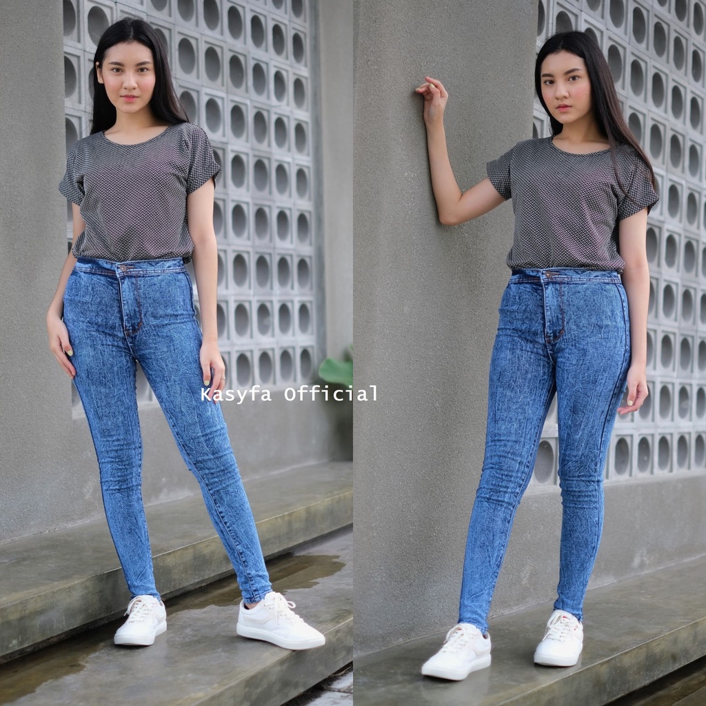 HIGHWAIST JEANS SNOW // CELANA HIGHWAIST SNOW JEANS