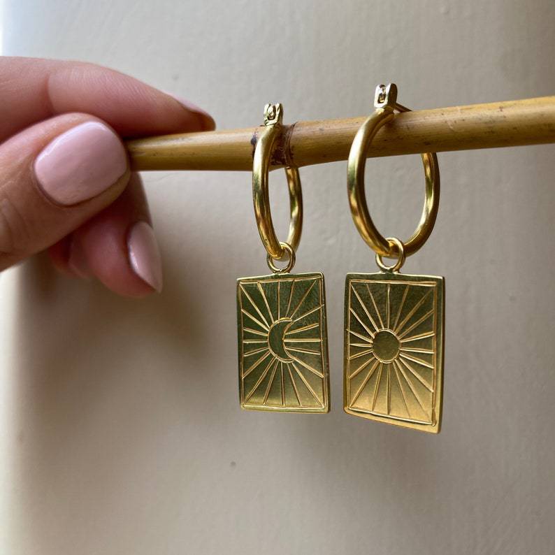Anting Liontin Persegi Matahari Bulan ray Warna Emas Gaya Eropa Amerika Klasik Untuk Wanita