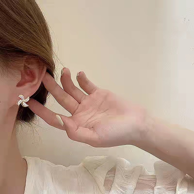 Anting Dan Kalung S925 Silver Bentuk Snowflake Aksen Berlian Gaya Korea Untuk Wanita