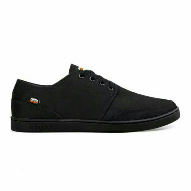 Sepatu Geoff Max Authentic All Black