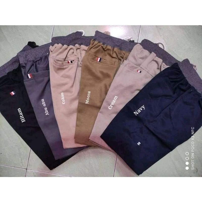 Chinos pendek premium