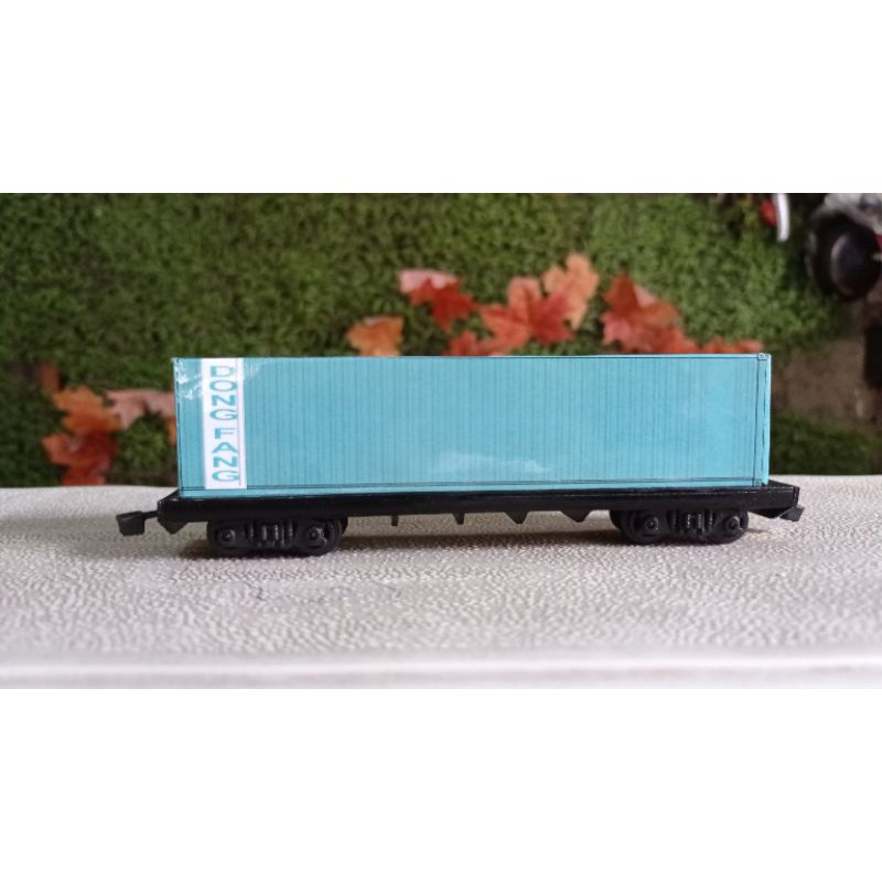 miniatur gerbong Kontainer biru