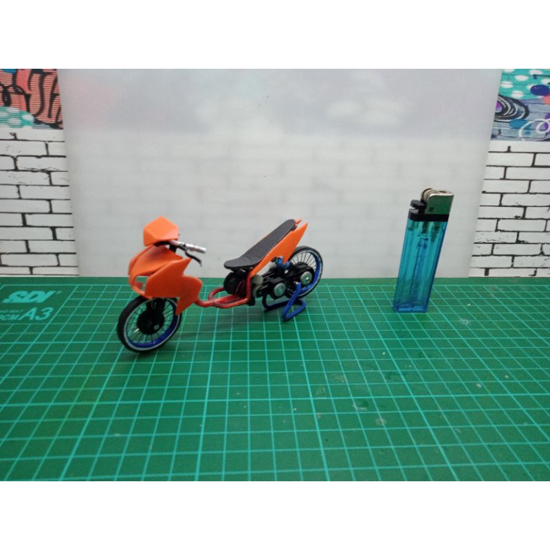 miniatur drag vario dari korek gas