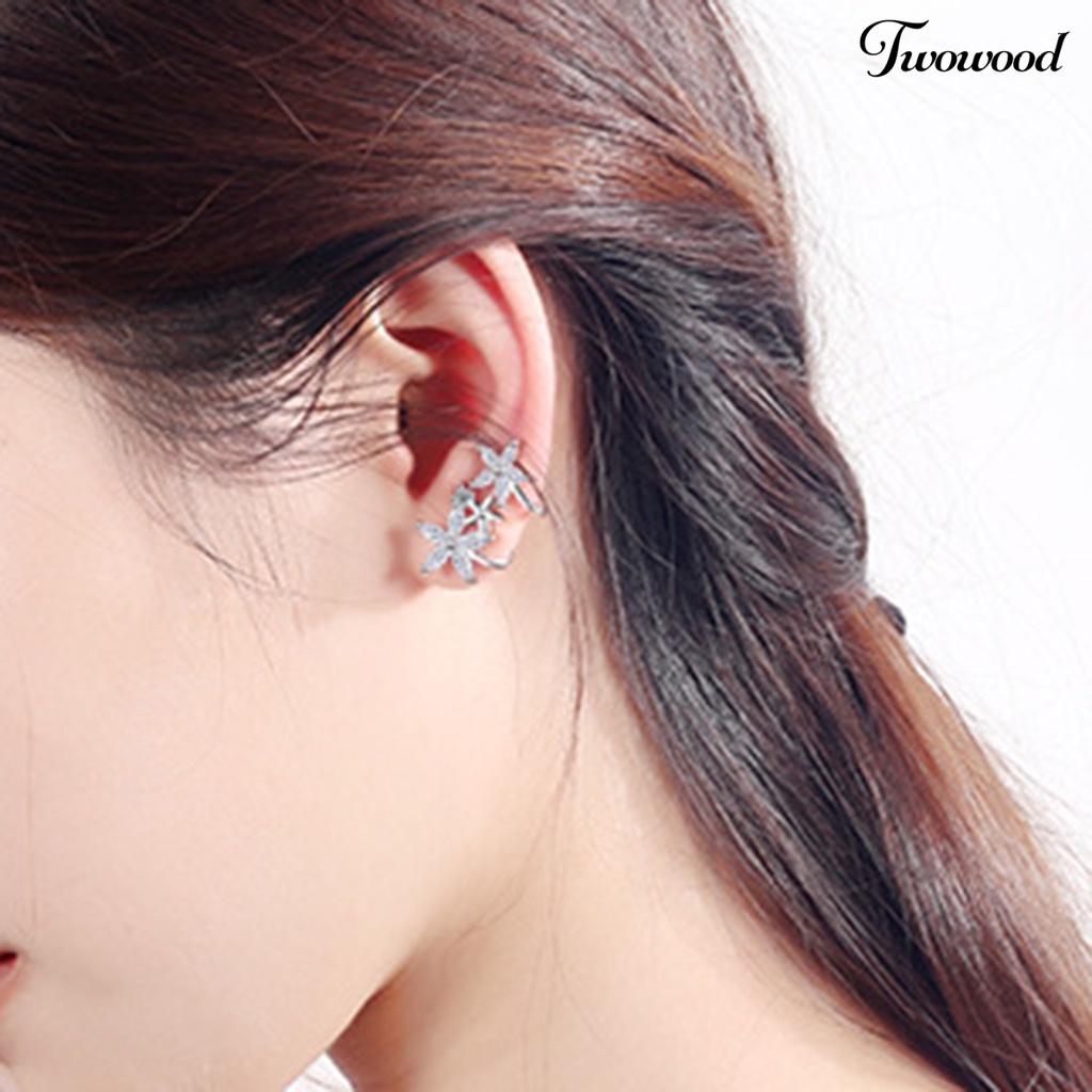 1 Pasang Anting Klip Bentuk Bunga Bahan Cubic Zirconia Untuk Wanita