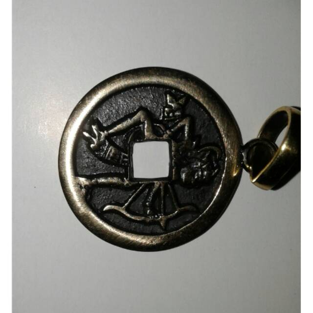 pis bolong Arjuna liontin