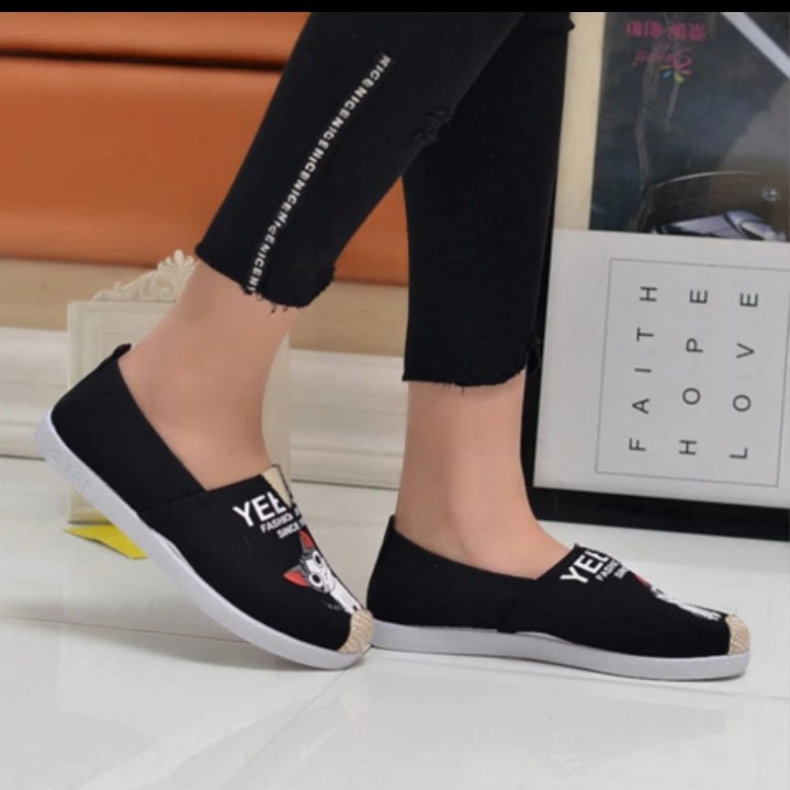 DINDA SEPATU WANITA SLIPON KUCING CAT CUTE BEST SELLER