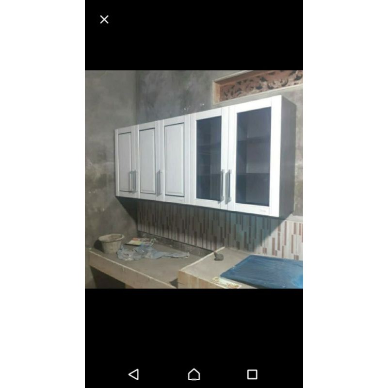 RAK PIRING LEMARI GANTUNG DAPUR ATAS 5 PINTU POLOS PUTIH GLOSSY KACA