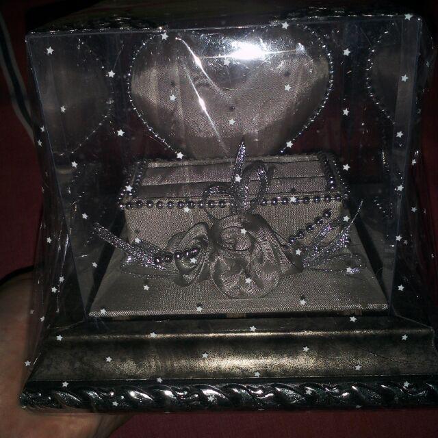 Tempat Mahar Perhiasan Cincin Pernikahan