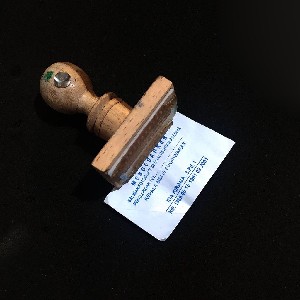 

CUSTOM STEMPEL KAYU ( LINGKARAN KECIL, LINGKARAN BESAR, OVAL, PERSEGI PANJANG )