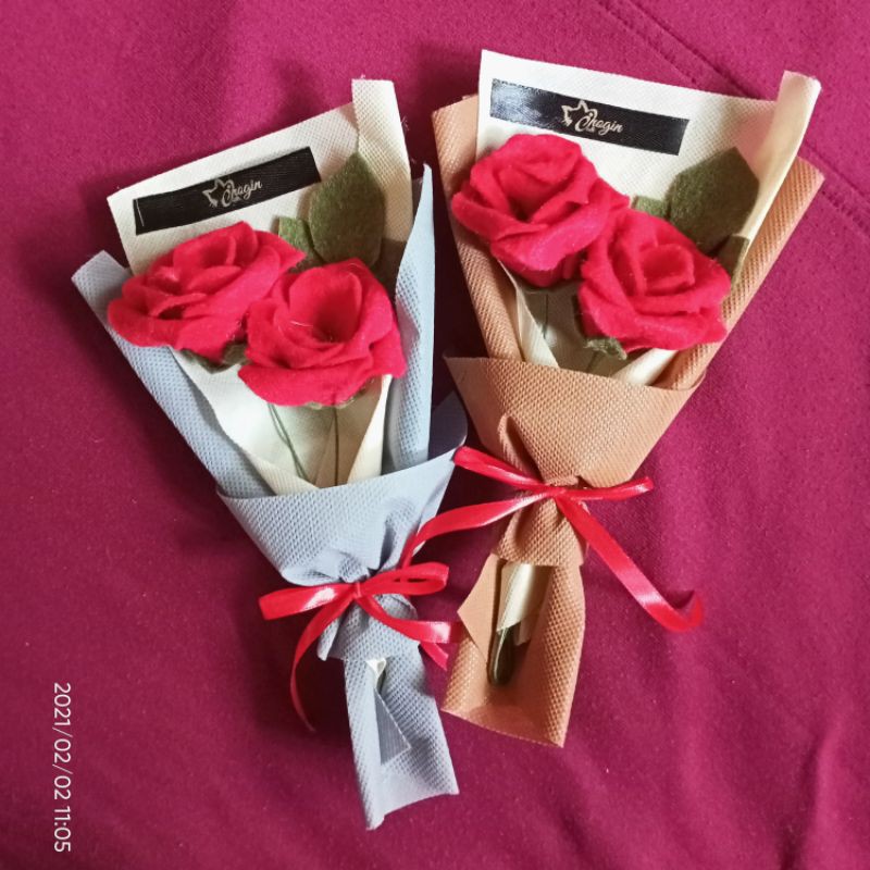 Buket mawar flanel 2 bunga Shopee Indonesia Buket mawar flanel 2 bunga Shopee Indonesia