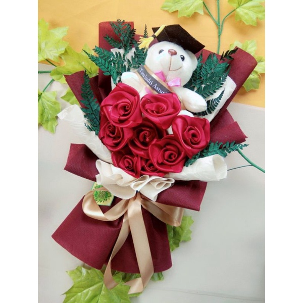 Buket bunga boneka wisuda/ bunga wisuda/ buket graduation/ boneka wisuda murah/ bucket bunga satin