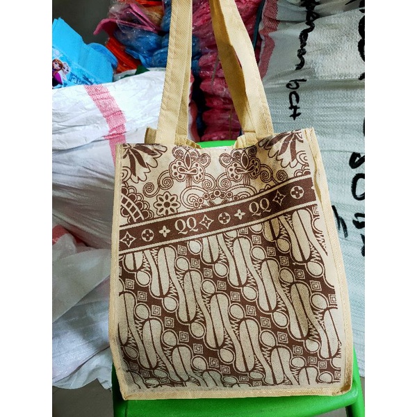 TERMURAH Tas Hajatan Kotak Batik QQ (Harga lusin isi 12) uk.22x22x28cm (PxLxT)