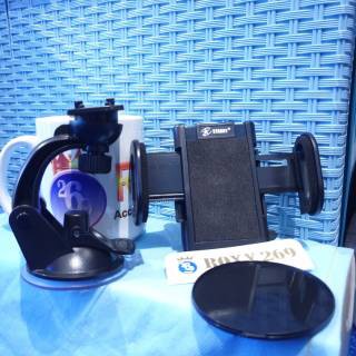Car Holder Mobil Universal - Bracket Hp Handphone Kar Holder Kualitas Kuat Baik Kokoh Phone Holder