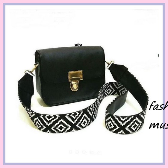 Coach C3356 Daisy Kecil Tas Bahu Wanita (Shoulderbag) Sling Bag Strap Tas Selempang Wanita Tas Selem