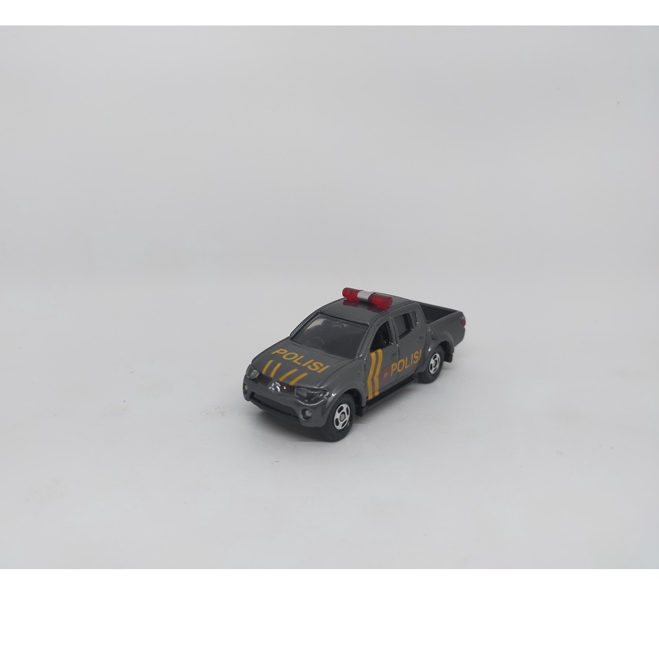 Tomica Mitshubshi Triton Custom Polisi Sabhara 64