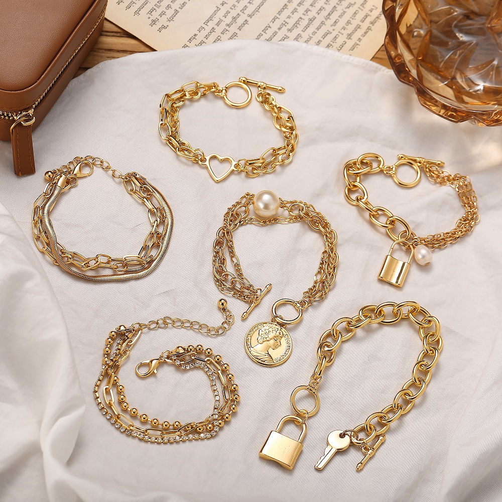 Fashion Women Pearl Bracelet Gold Butterfly Lock Pendant Thick Chain Bracelets Charming Bangle Jewelry Accessories