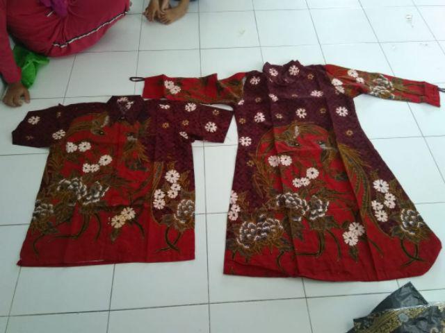 Couple Batik Merah Senopati