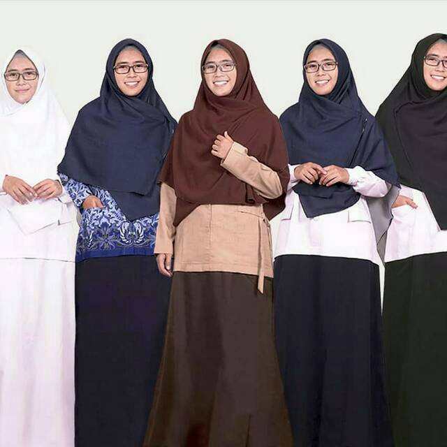 Featured image of post Gamis Pns Hijab Alila Tak lagi dianggap kuno kini gamis semakin beragam dengan model dan oki tampil dengan paduan busana hijab syar i dengan dominan hitam