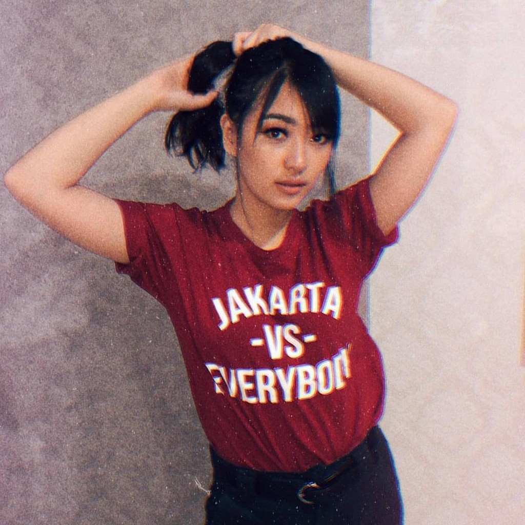 Kaos " jakarta vs everybody "