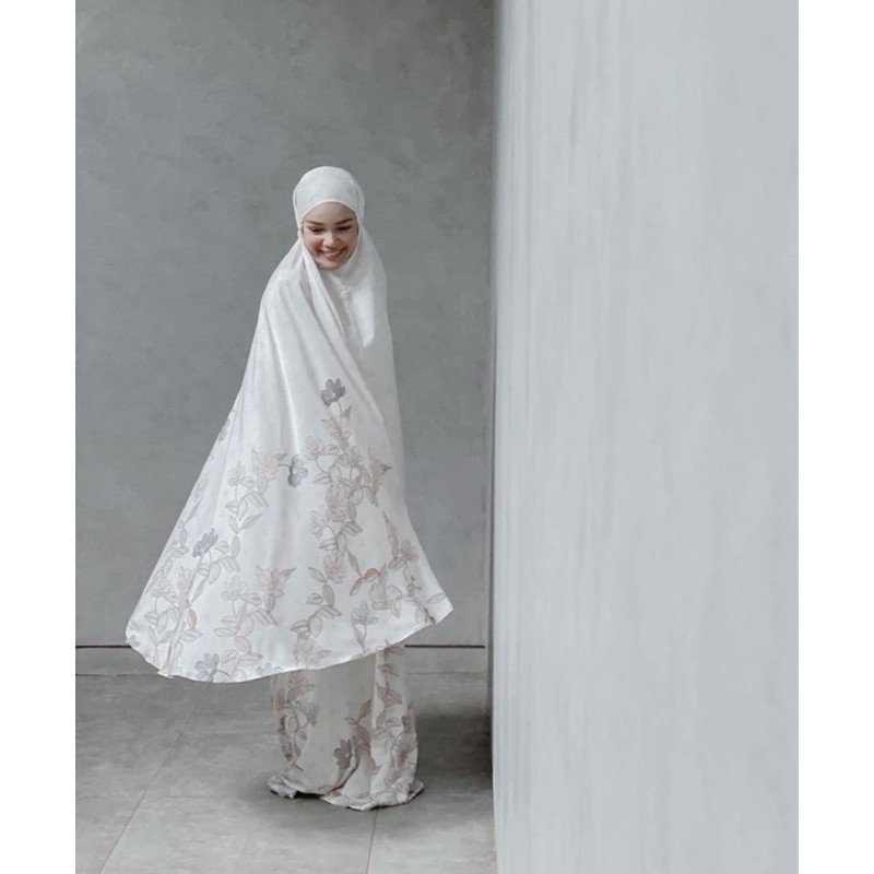PRAYER ROBE (Mukena) Signature Series DOA by Dewi Sandra - White