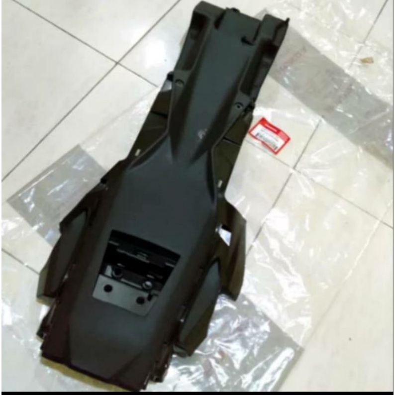 SPAKBOR BELAKANG KOLONG CBR150R CBR150 R FENDER B CBR150 CBR150R ORIGINAL 8011AK45N40