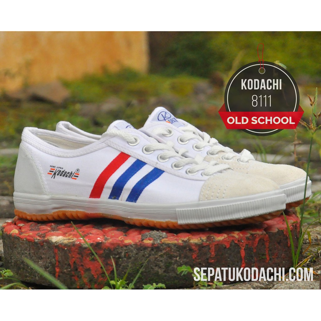 Kodachi 8111 Badminton  Volley Running Sepatu  Capung  
