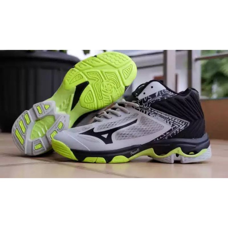 sepatu Mizuno man wlz Z5 Made in Vietnam / sepatu Mizuno 100% premium / sepatu volly / sepatu badbinton / sepatu pria / Mizuno man wlz Z5 mid grey black / sepatu running Mizuno / sepatu original / sepatu volly 100% / sepatu Mizuno man wlz Z5 original