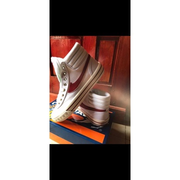 Sepatu Compass Retrograde High White Red