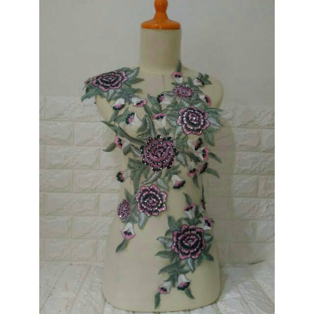 Renda bordir bunga payet