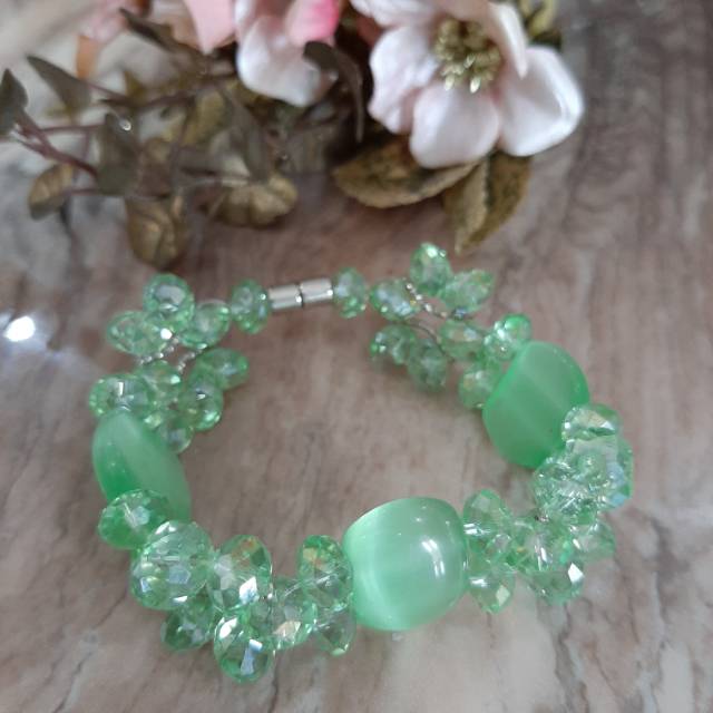 Gelang batu manik kerajinan tangan khas kalimantan timur (balikpapan)