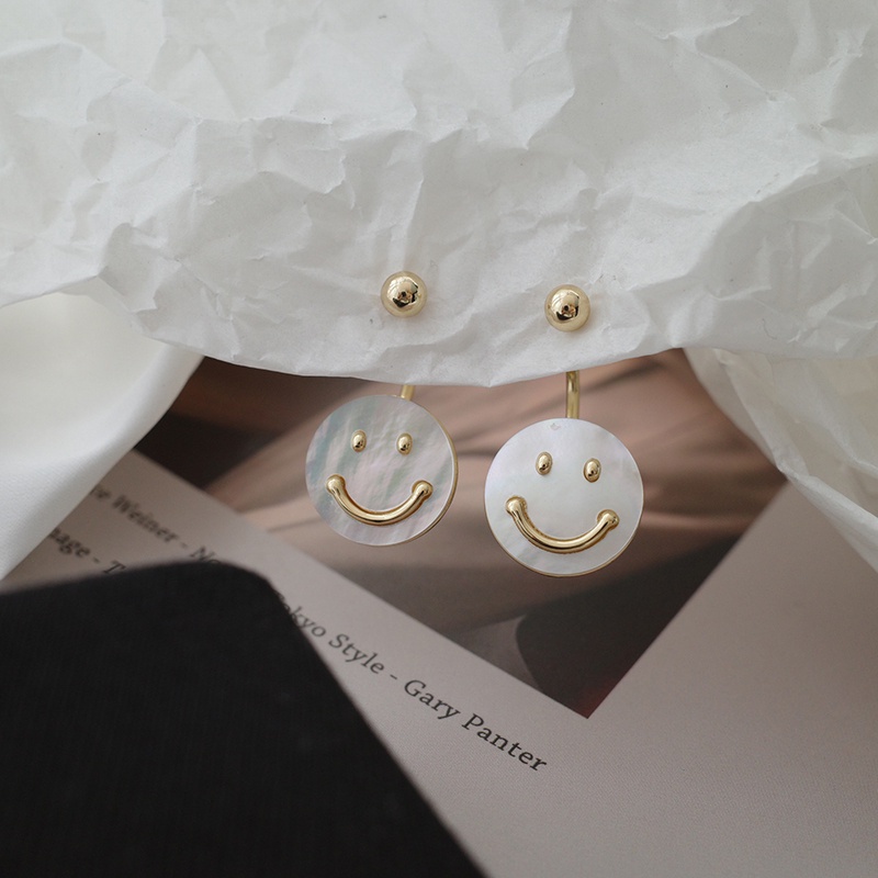 Aksesoris fashion wanita anting-anting smiley manis dan imut gaya Korea sederhana dan serbaguna