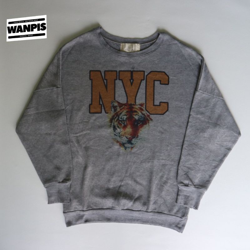 crewneck illustee NYC