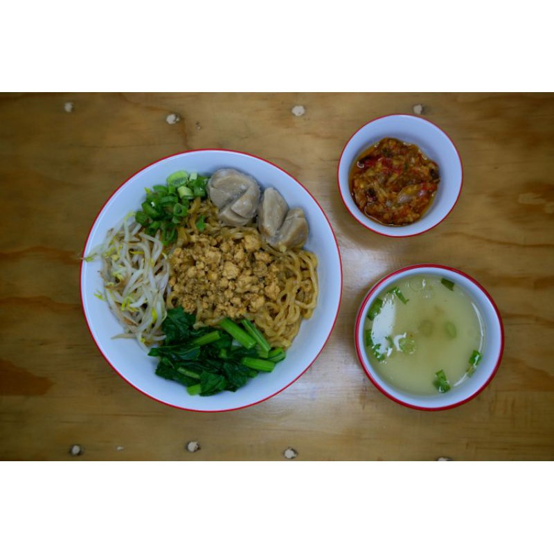 

Mie ayam sambal bawang