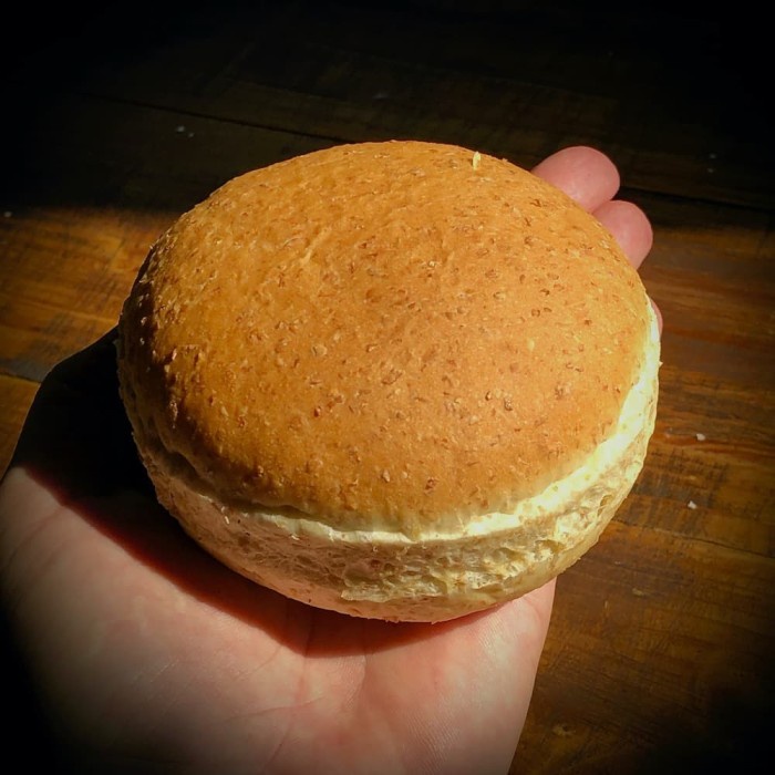 

Roti Gandum BURGER BUN WHOLEMEAL 6PCS / BURGER GANDUM 6PCS